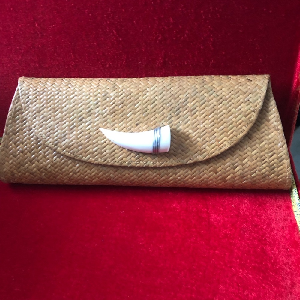 Clutch, nwt